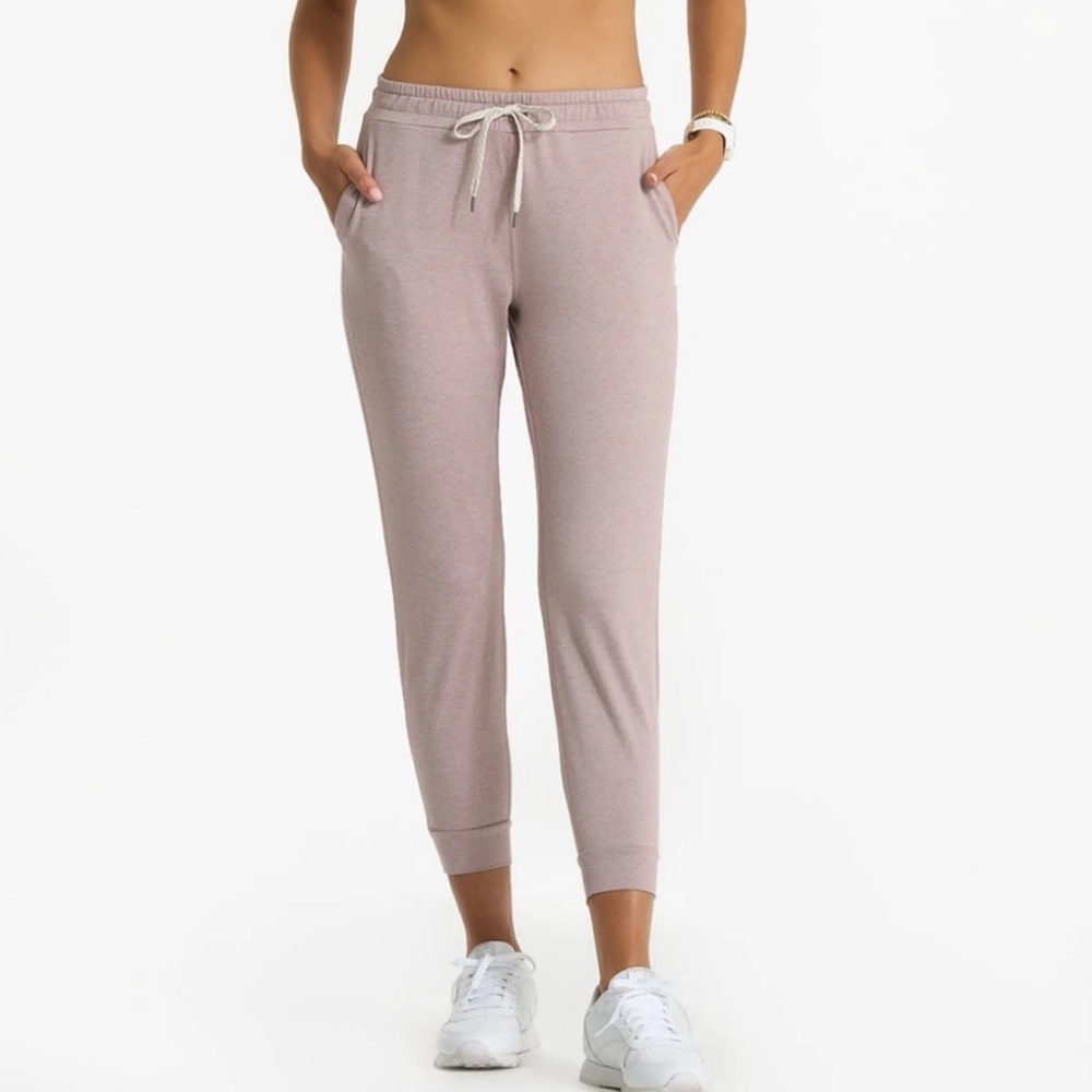 Vuori performance joggers